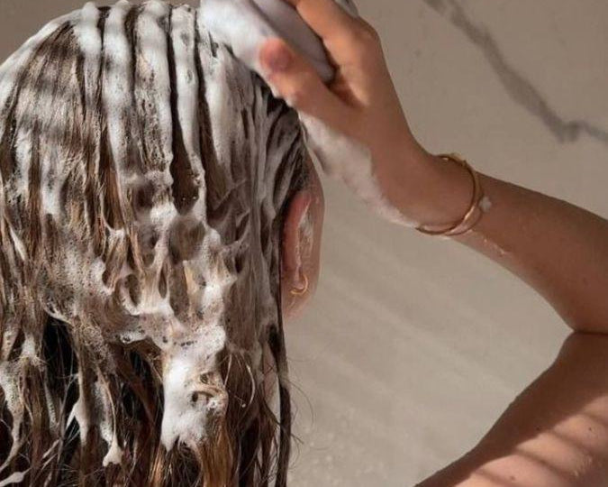 Як зупинити  випадіння волосся