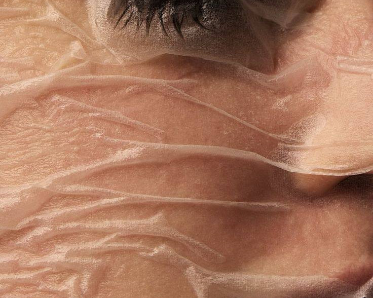 Маска, що перетворюється на шкіру: як альгінат стирає втому, пори й час