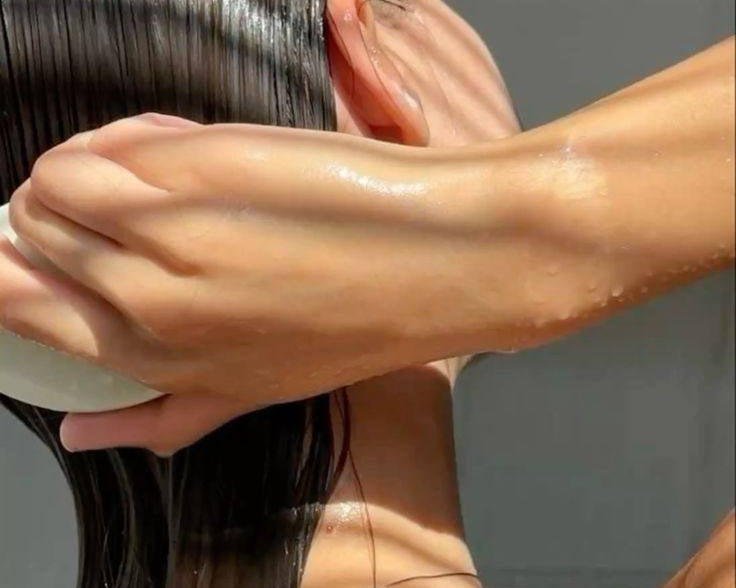 Що таке ніацинамід і чому він корисний для вашого волосся