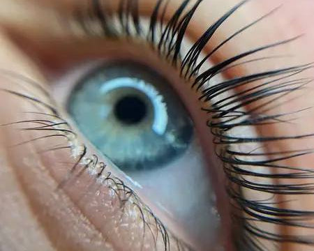 Сироватка для росту вій — розумний крок у сучасному догляді