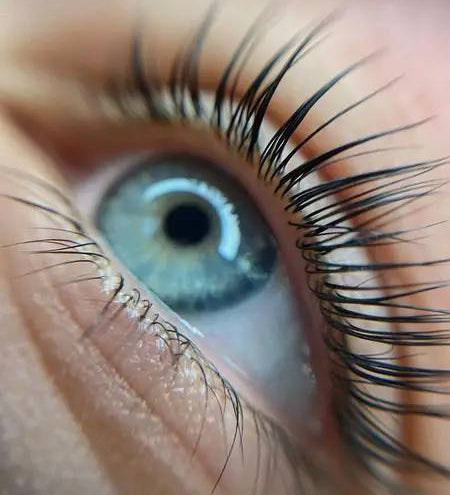 Сироватка для росту вій — розумний крок у сучасному догляді