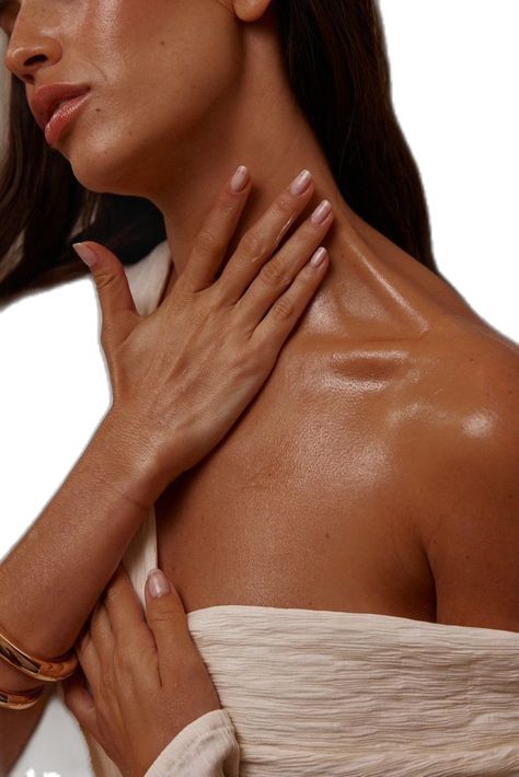 Силікони, кислоти, спирти — розвінчуємо страхи жінок у сучасному догляді