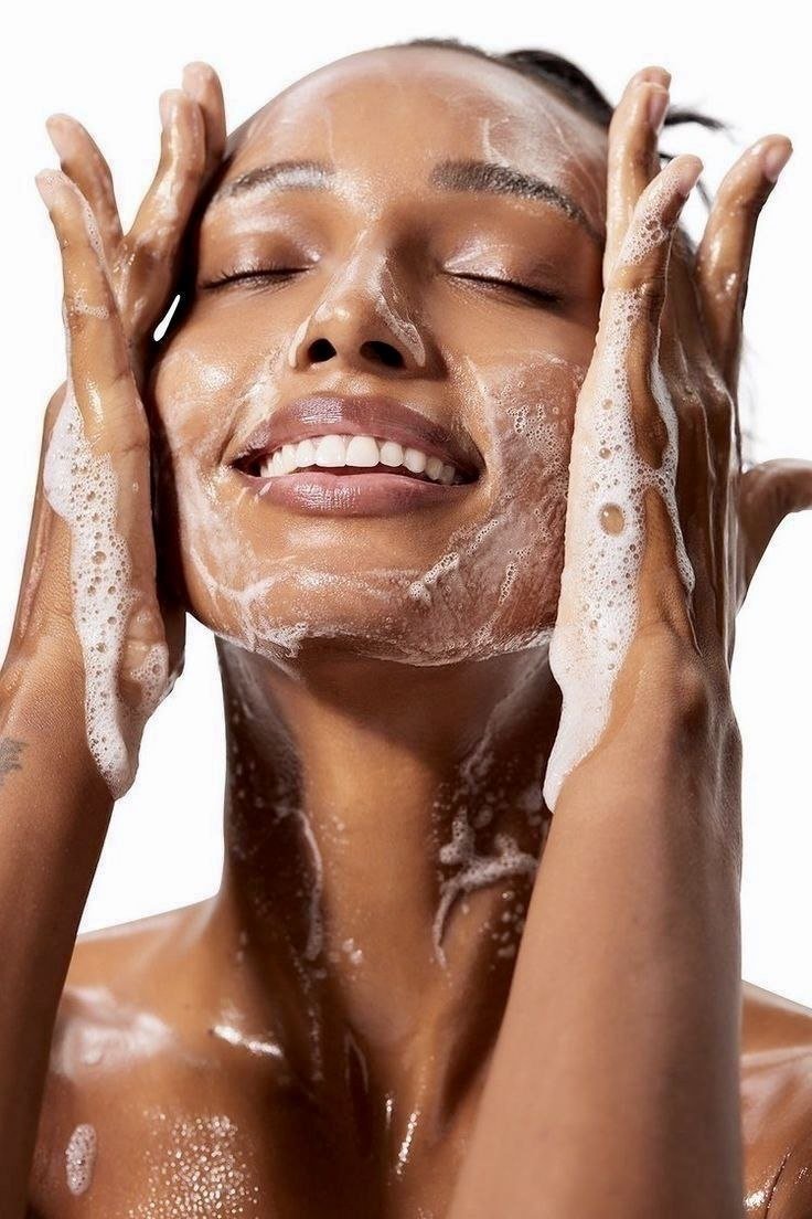 Чому мус-пінки очищують шкіру краще