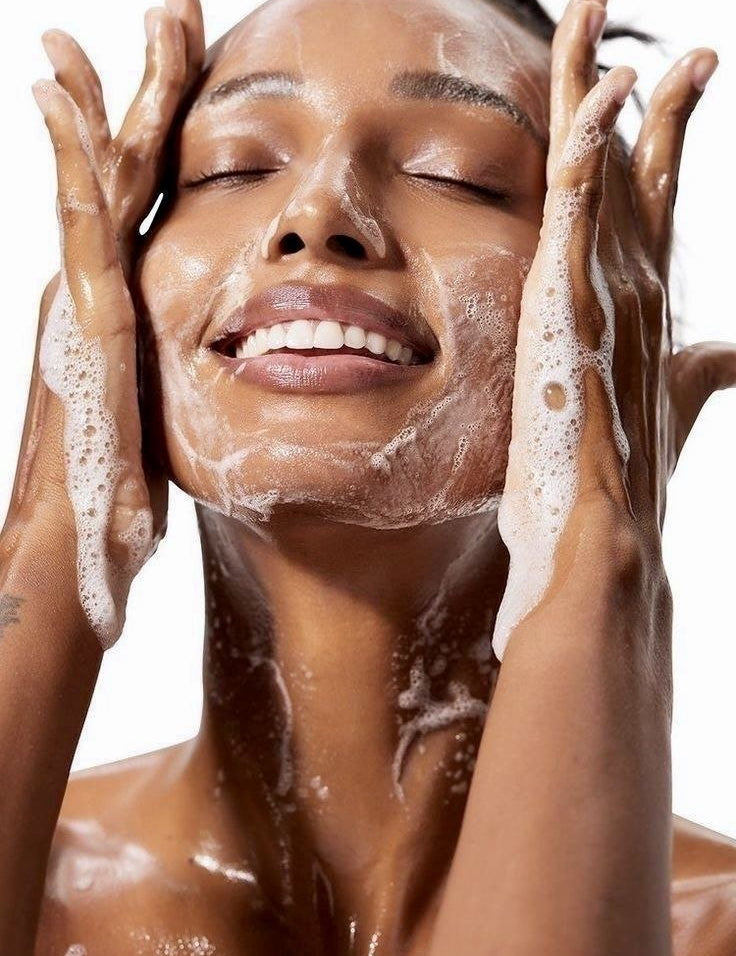 Чому мус-пінки очищують шкіру краще