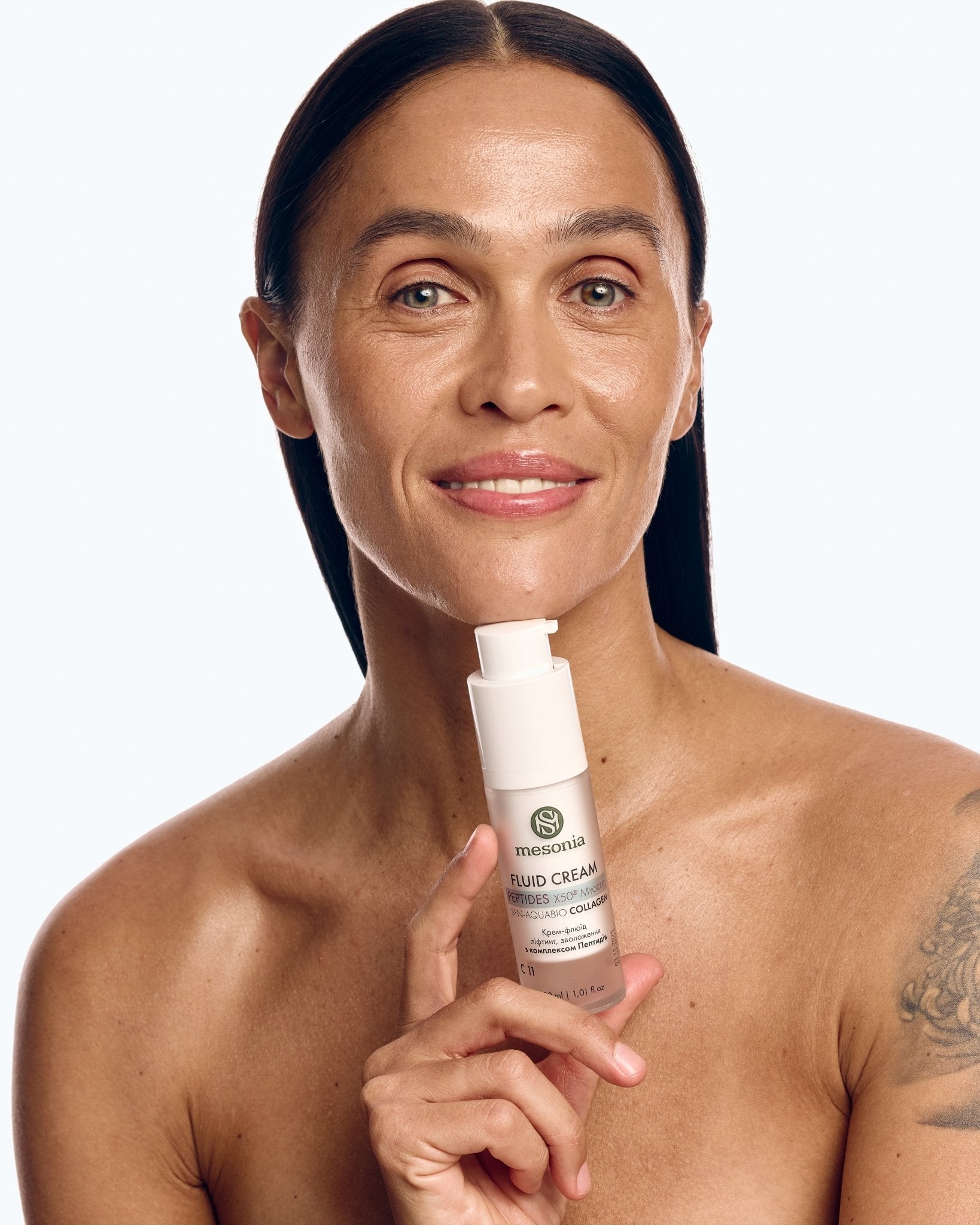 Cream-fluid with peptides and collagen, CERAMIDE COMPLEX, ALOE VERA GEL, rose and cereal extracts, evening primrose oil, argan oil, jojoba oil, sesame oil, avocado oil