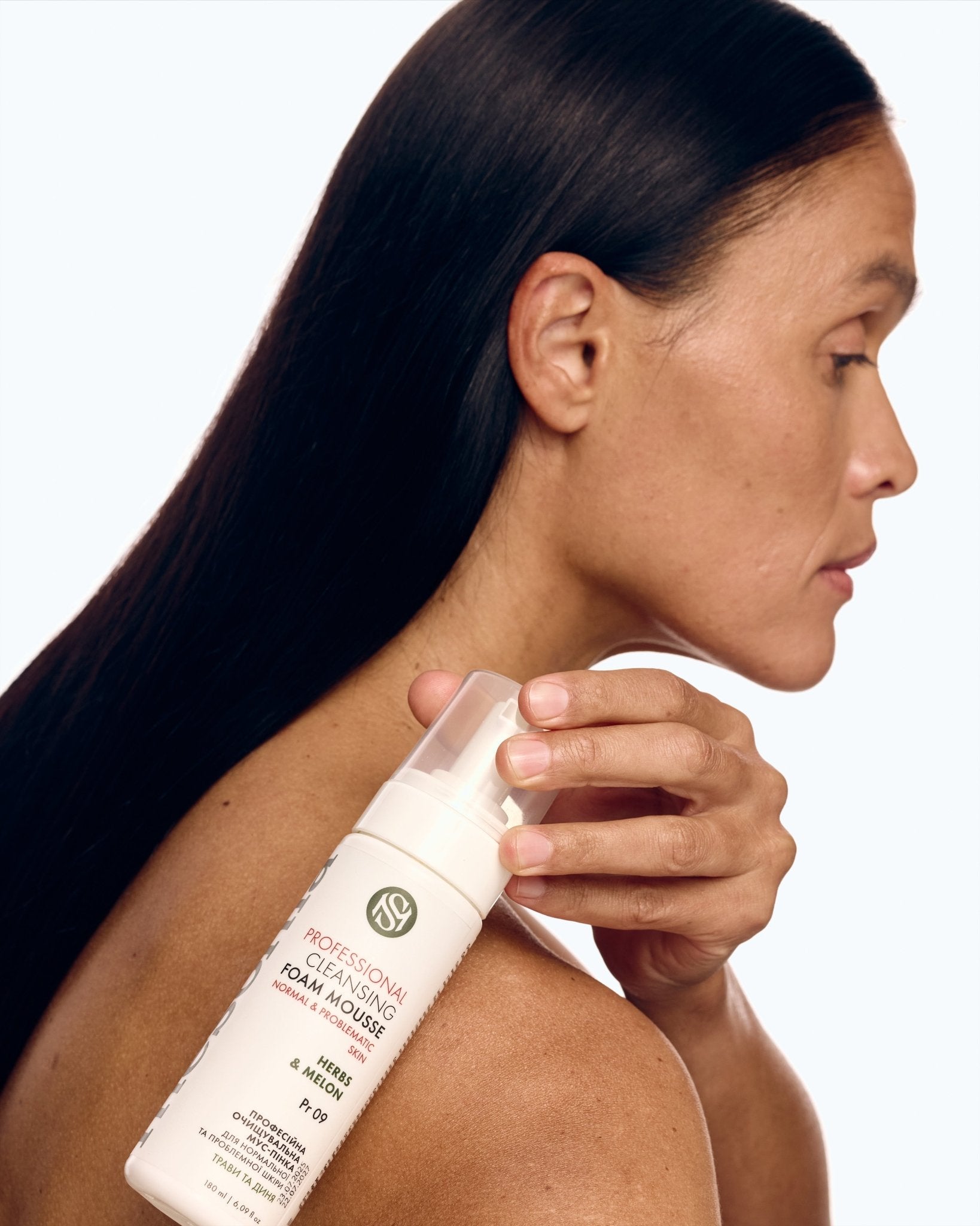 Очищающая мусс-пенка с ниацинамидом 