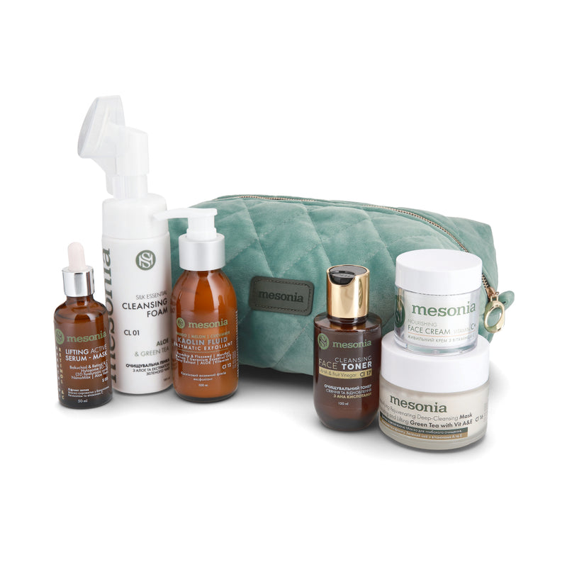 Set03: Professional Skincare Set for Oily Skin with AHA Acids and Vitamin C for Gentle Cleansing and Hydration