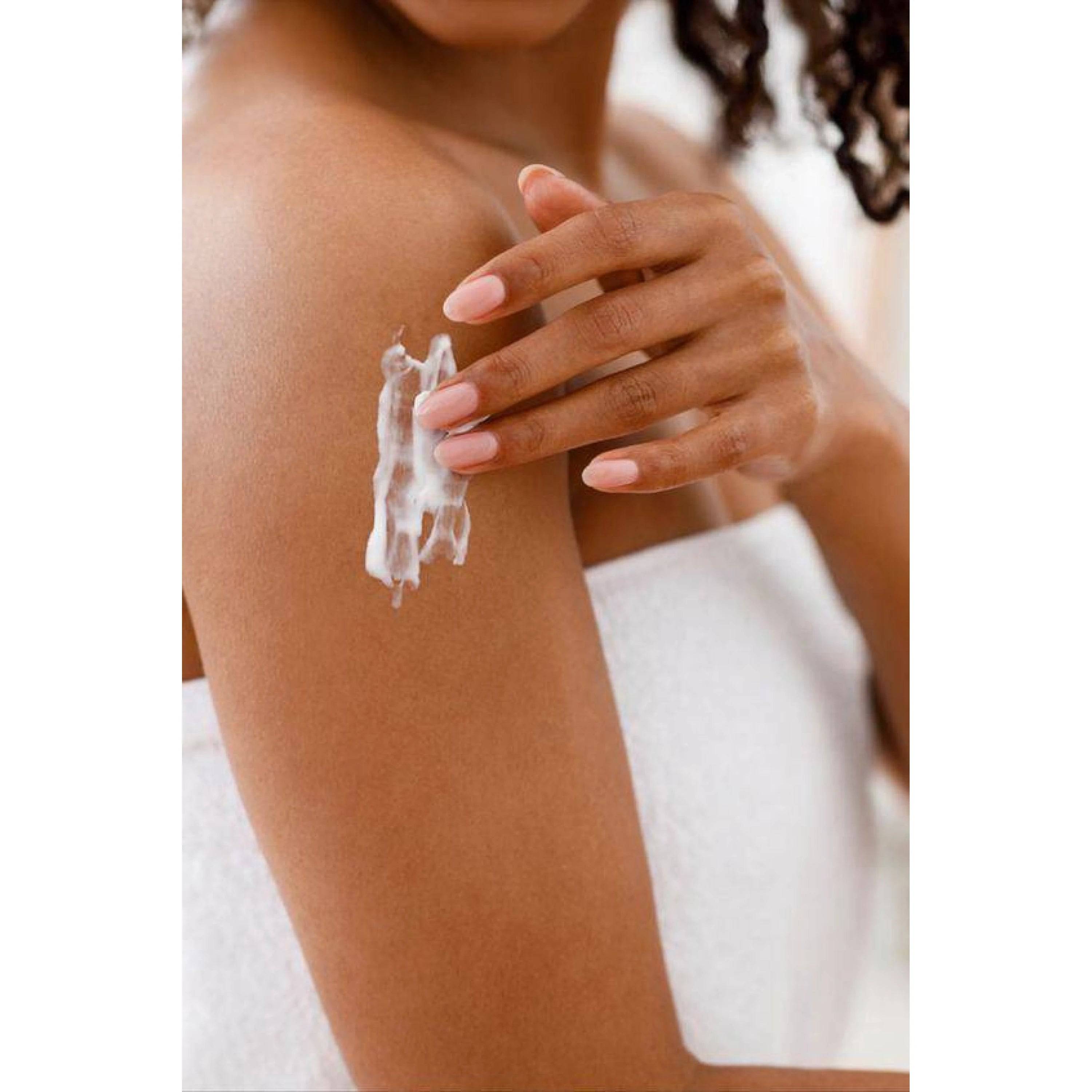 Nourishing body lotion Lemongrass and Opium flowers with a complex